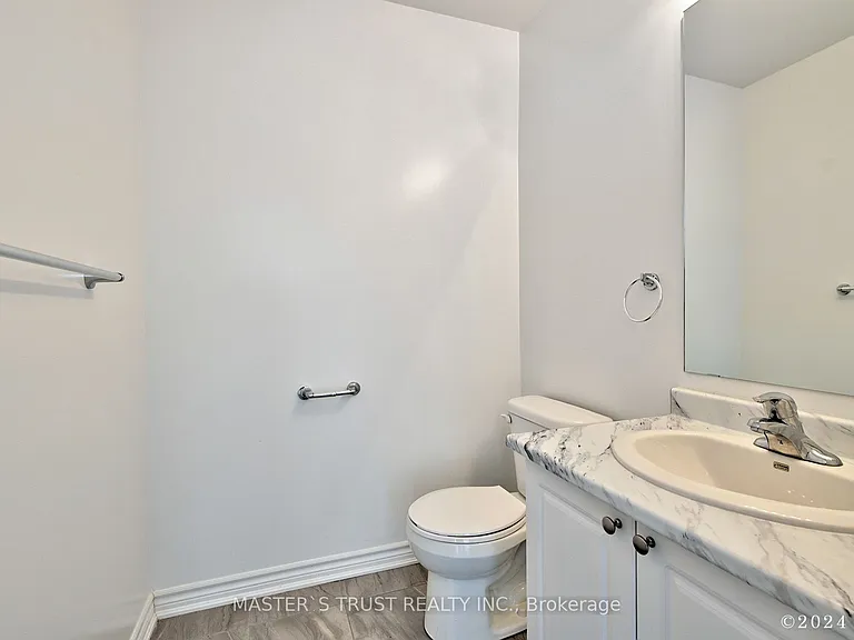 2501 Littlefield Cres — Photo 18