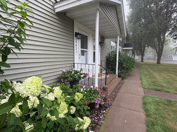402 Kelly Cir, Duluth, MN 55811