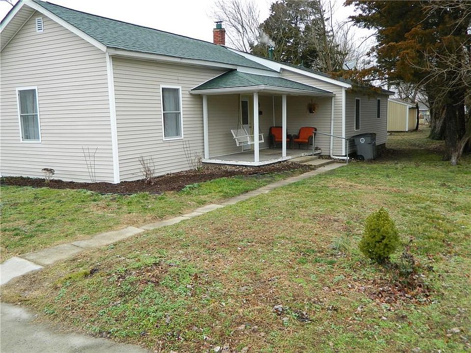 1st image of 718 W Jackson St