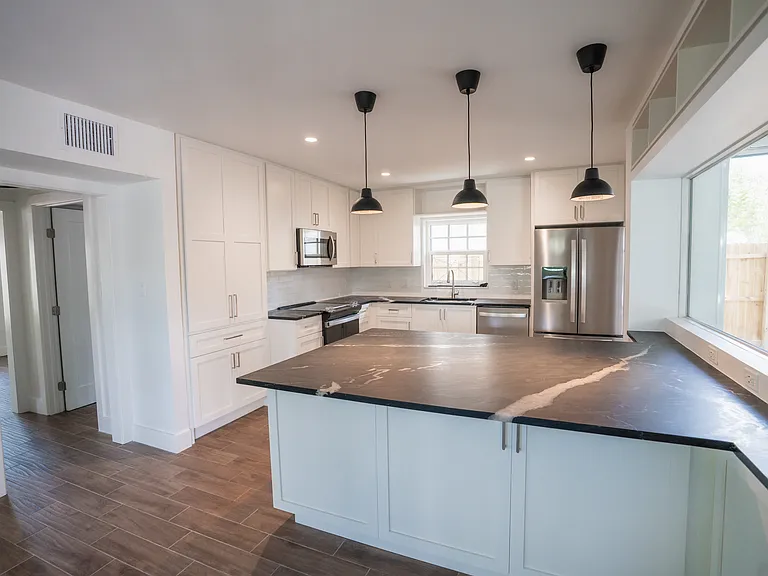 4819 W San Miguel St — Photo 85