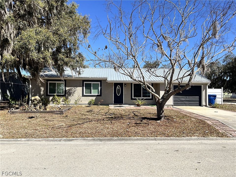 1st image of 4040 S Edgewater Cir
