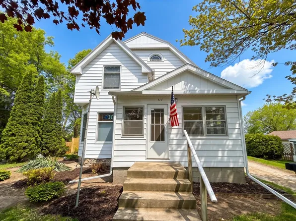 117 N Weaver Ave, Fremont, MI 49412
