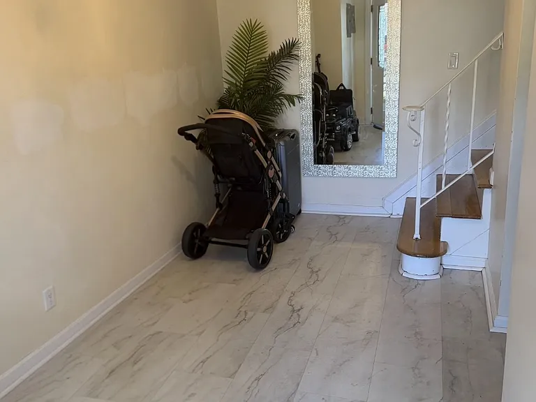 36 Maple Ct — Photo 2