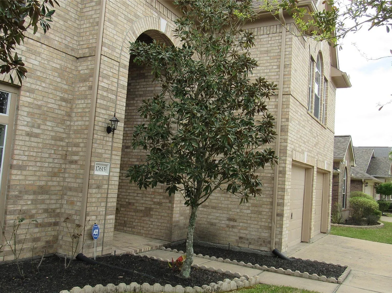 4 bed, 3.5 bath, 3329 sqft, $2,900 — Photo 4