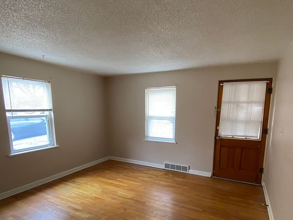 2nd image of 1309 Willard St