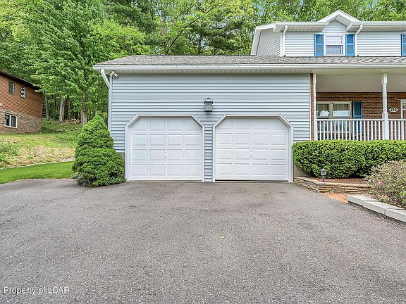 2nd image of 275 Blueberry Hill Rd