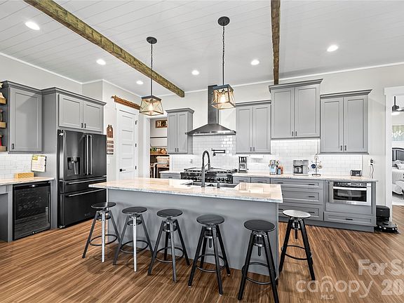 5th image of 122 Wintercress Dr