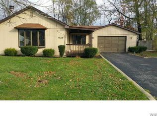 6753 Schuyler Dr, Derby, NY 14047