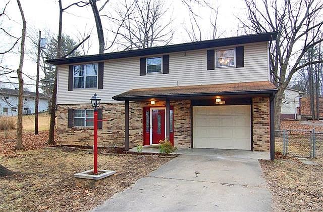 2nd image of 1612 Lyndhurst Dr
