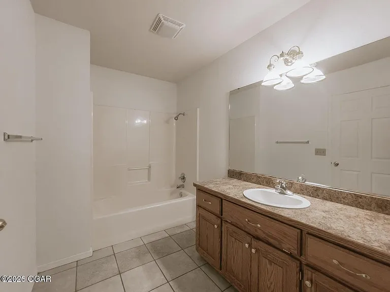 914 Briarview Dr — Photo 10