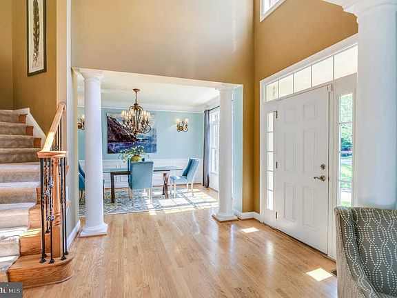 5th image of 8530 Gallahan Ct