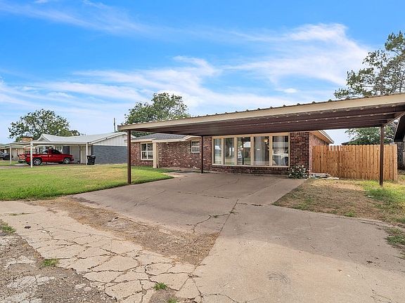 3rd image of 1429 Bandera Dr