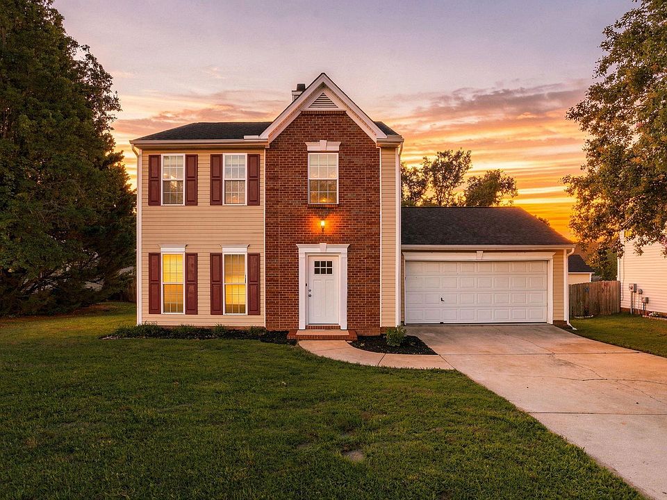1st image of 15 Crossview Dr