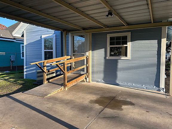 5th image of 1525 Gurley Ave