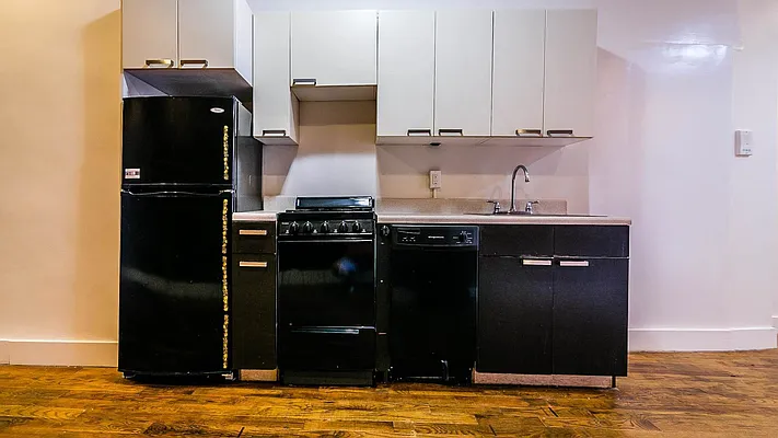 Rented by Nooklyn NYC LLC | media 3