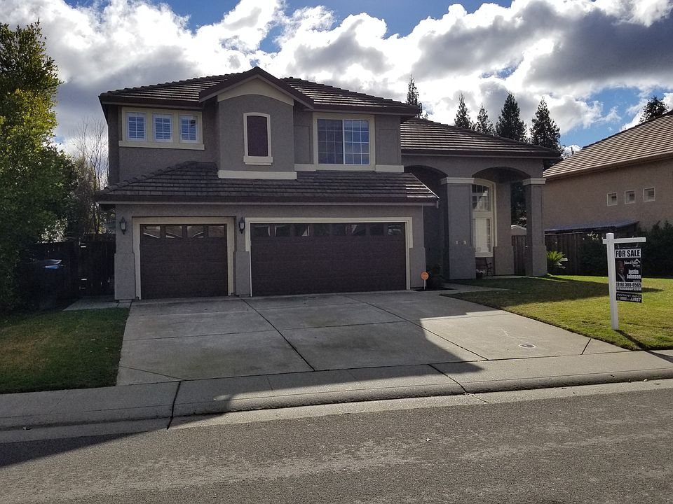 1st image of 1009 Callawassie Way