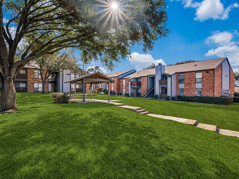 Falltree Apartments — Photo 12