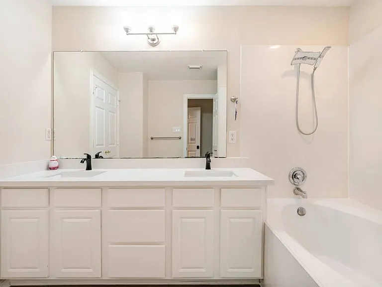 13674 Garden Grove Ct — Photo 5