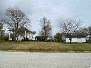 403 S Augusta Rd, Clayton, IL 62324