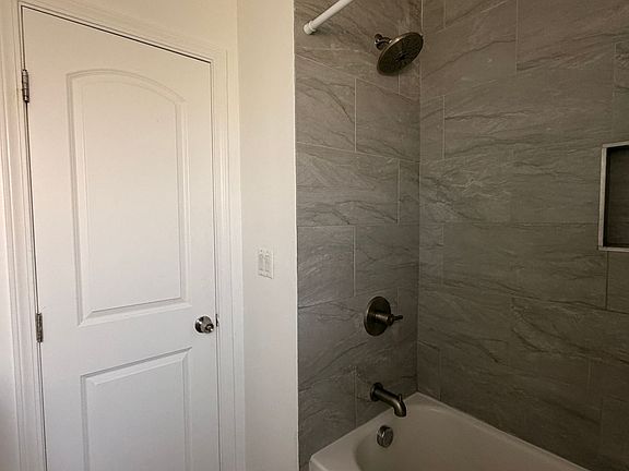 4th image of 4154 Lockland Pl #5