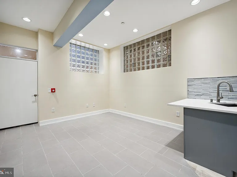 2024 E Fletcher St #26-1F — Photo 7