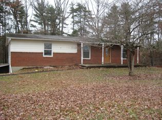 220 Applegate Rd, Stroudsburg, PA 18360