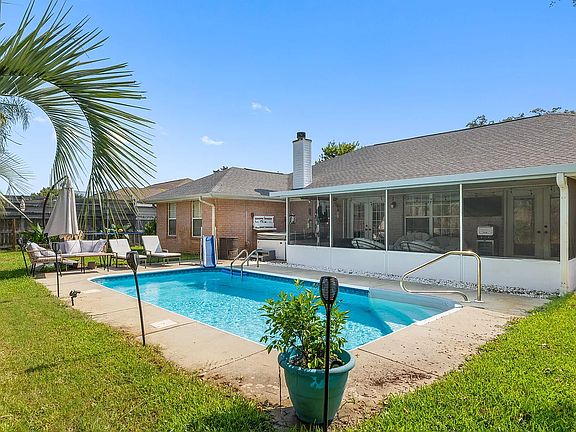 2nd image of 1145 Finch Dr
