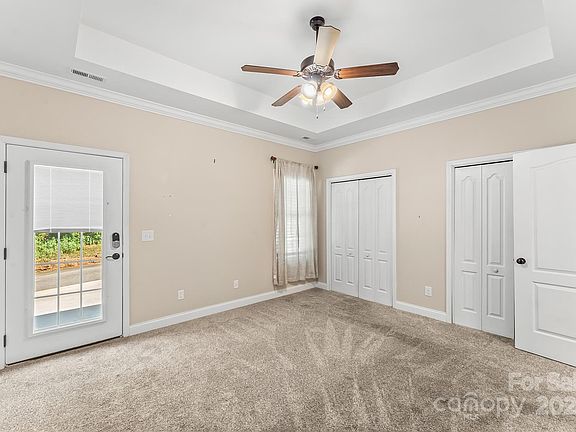 4th image of 4190 Pickering Dr
