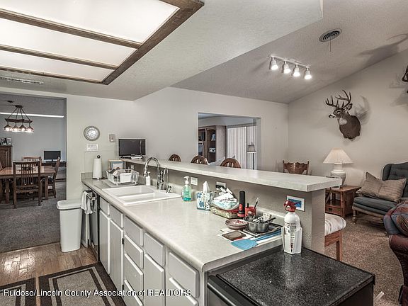 4th image of 362 Lake Shore Dr