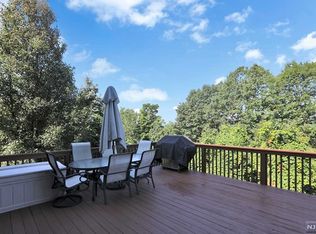 67 Ramapo Mountain Dr, Wanaque, NJ 07465