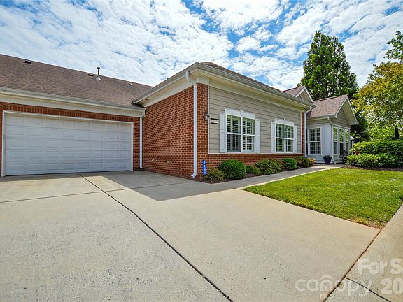 2nd image of 2249 N Castle Ct
