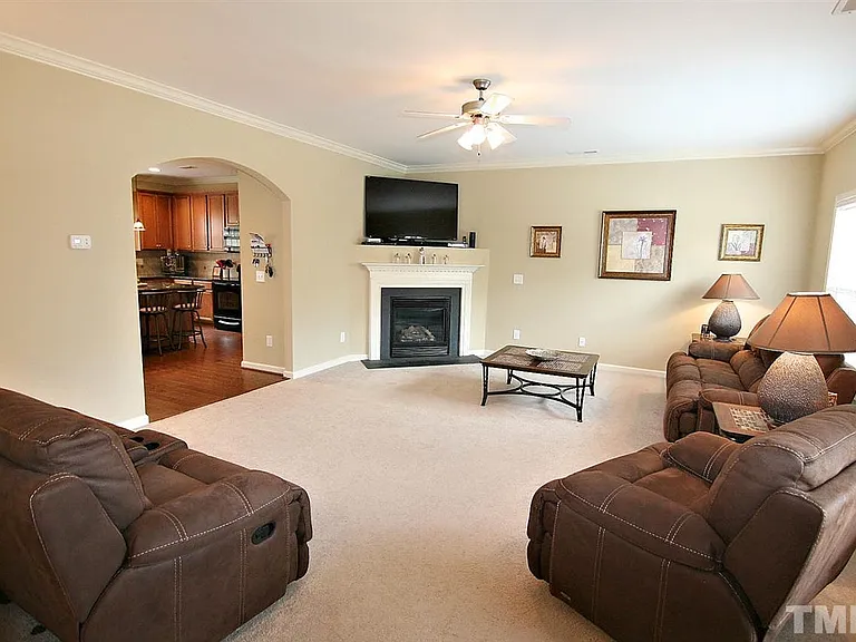 737 Keystone Park Dr — Photo 7