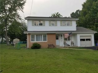39 Gaub Rd, Old Bridge, NJ 08857