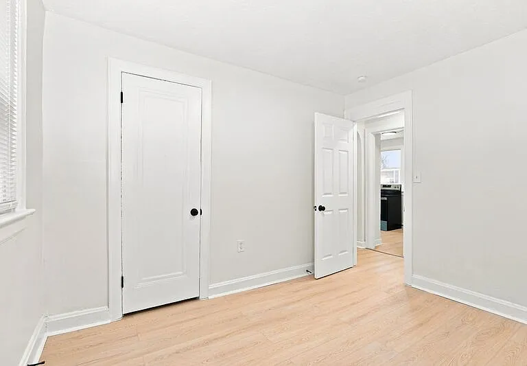 397 Catherine St #1 — Photo 10