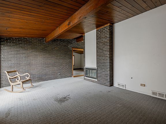 2nd image of 21W125 Armitage Ave