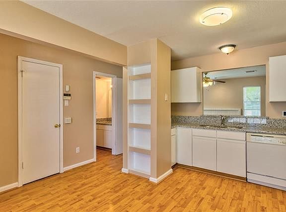 3rd image of 1814 River Crossing Cir APT A