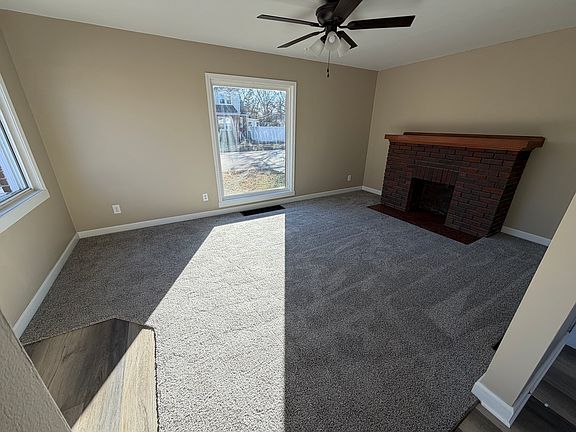 4th image of 602 University Pl #124