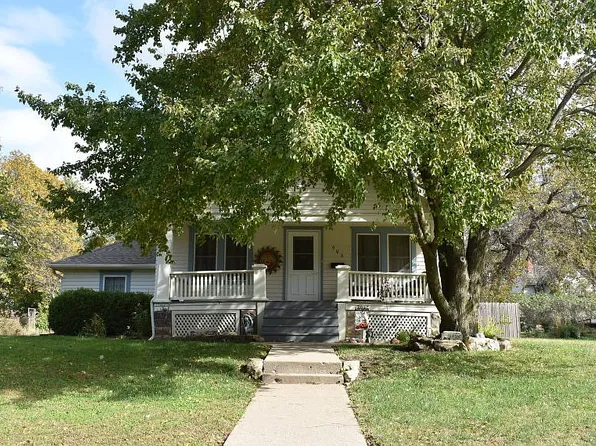 906 N 10th St, Marysville, KS 66508