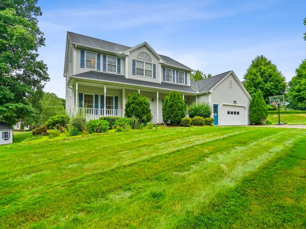 46 Gloria Dr, Westfield, MA 01085