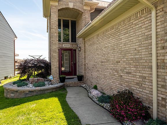 2nd image of 38888 Lakeshore Dr