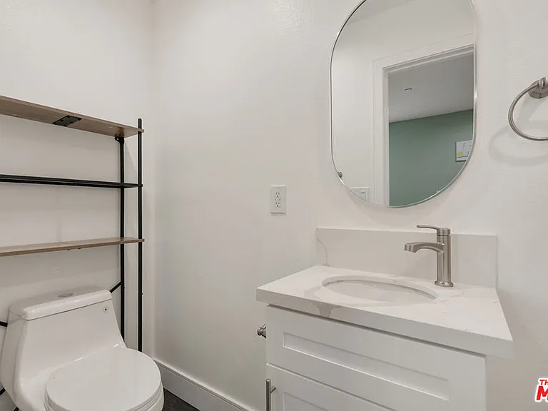 1341 N Mariposa Ave — Photo 64