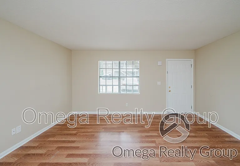 Lakeridge Apartments — Photo 19