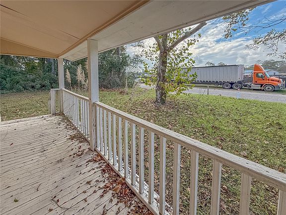 4th image of 612 Saint Marys Dr