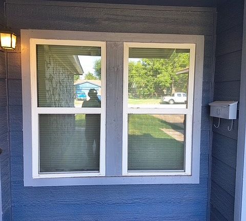 5th image of 2032 S Phoenix Ave