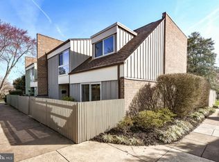 11416 Links Dr, Reston, VA 20190