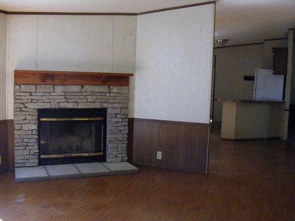4th image of 186 Navy Ln