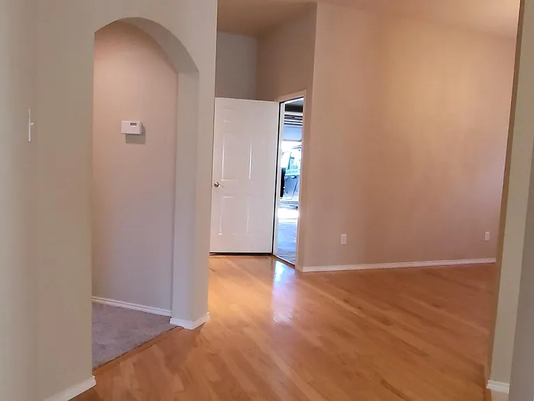 6402 Lake View Ln — Photo 4