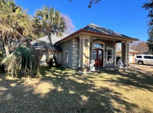 2480 S Shore Dr, Biloxi, MS 39532
