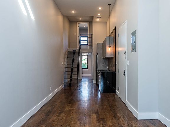 3rd image of 305 Harman St APT 3R