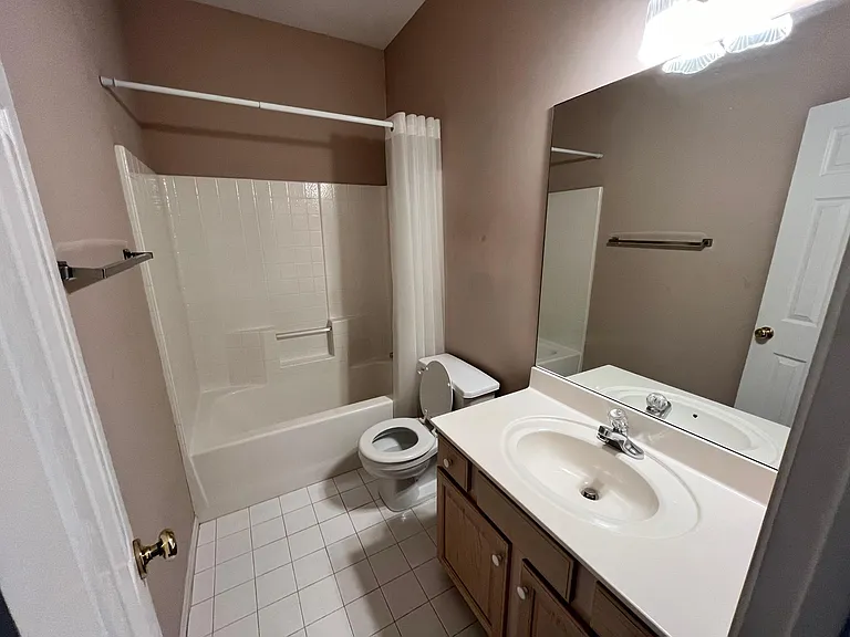 228 Lenox Ln — Photo 10